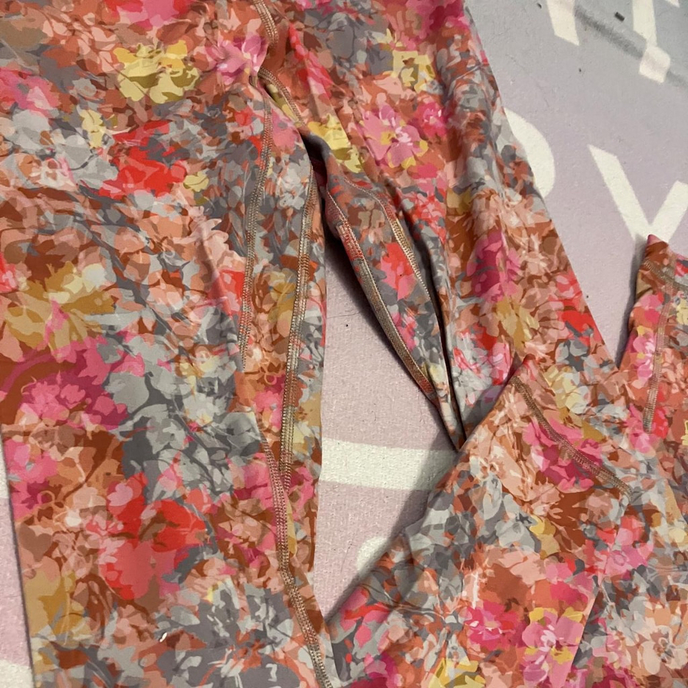 🌸💖 LULULEMON ALIGN HR PANTS (SIZE 4, 25") ✨🌼 - Picture 2 of 4
